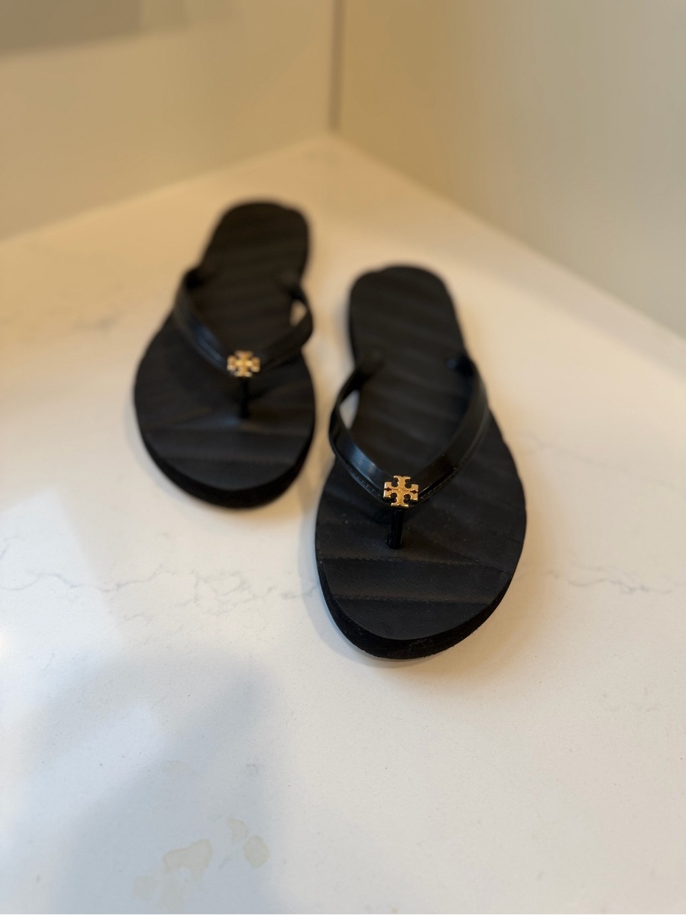 Tory Burch Black Flip Flops Gold Logo Sandals Size 8